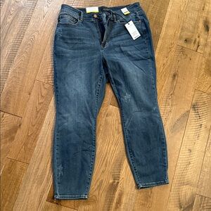 Judy Blue relaxed fit Dark Wash Ankle Jeans